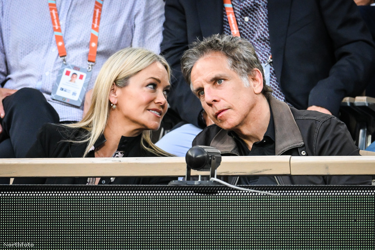 Ben Stillert és a feleségét, Christine Taylort a párizsi Roland-Garros Stadionban örökítették meg a paparazzók, amint a páros részt vett az idei French Open 2024 Grand Slam teniszbajnokságon.Ben Stillert 2022 óta nem láthatták mozifilmben a rajongók, vezető szerepben pedig annál is régebben, a 2016-os Zoolander 2