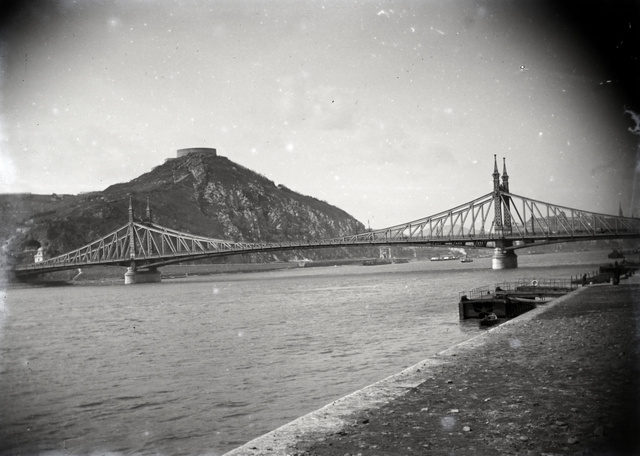 A híd átadása után azonnal roppant népszerű lett