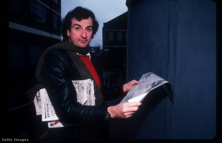 Douglas Adams 1985 januárjában Nagy-Britanniában