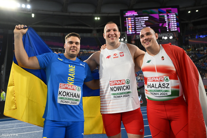 A bronzérem ukrán Mihajlo Kohan, az aranyérmes lengyel Wojciech Nowicki és a bronzérmes Halász Bence (balról jobbra)