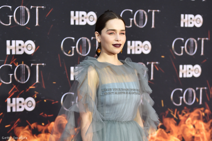 Emilia Clarke a Trónok harca nyolcadik évadának premierjén 2019. április 3-án
