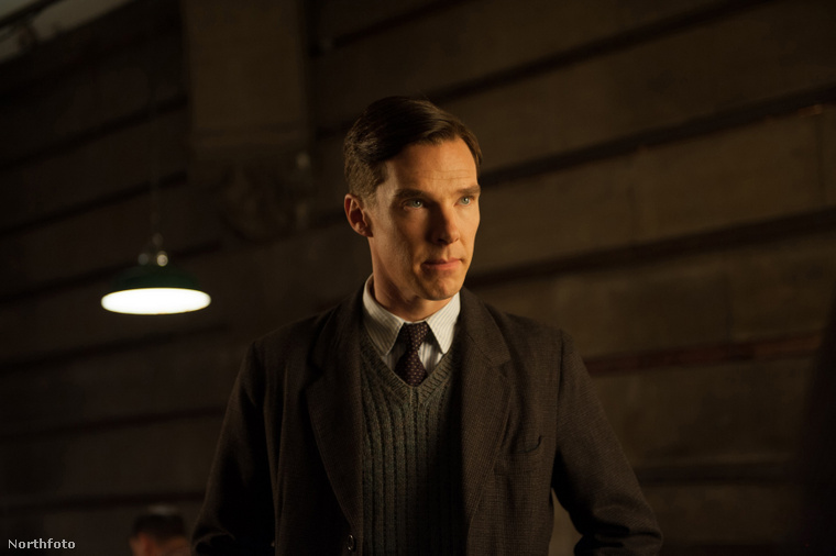 Benedict Cumberbatch Alan Turing szerepében a Kódjátszma című film egy jelenetében. (Fotó: Jack English / Northfoto)