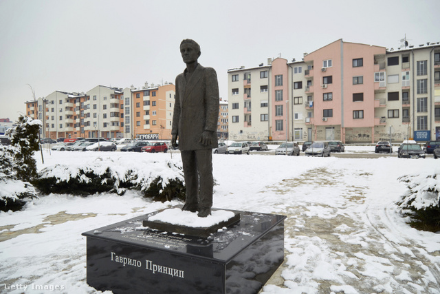 Ferenc Ferdinánd gyilkosának szobrot állítottak Szarajevóban