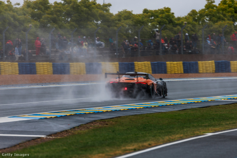 Bár az LMGT3 kategóriában egy McLaren nyerte az időmérőt, a futamon végül nem volt szerencséjük.