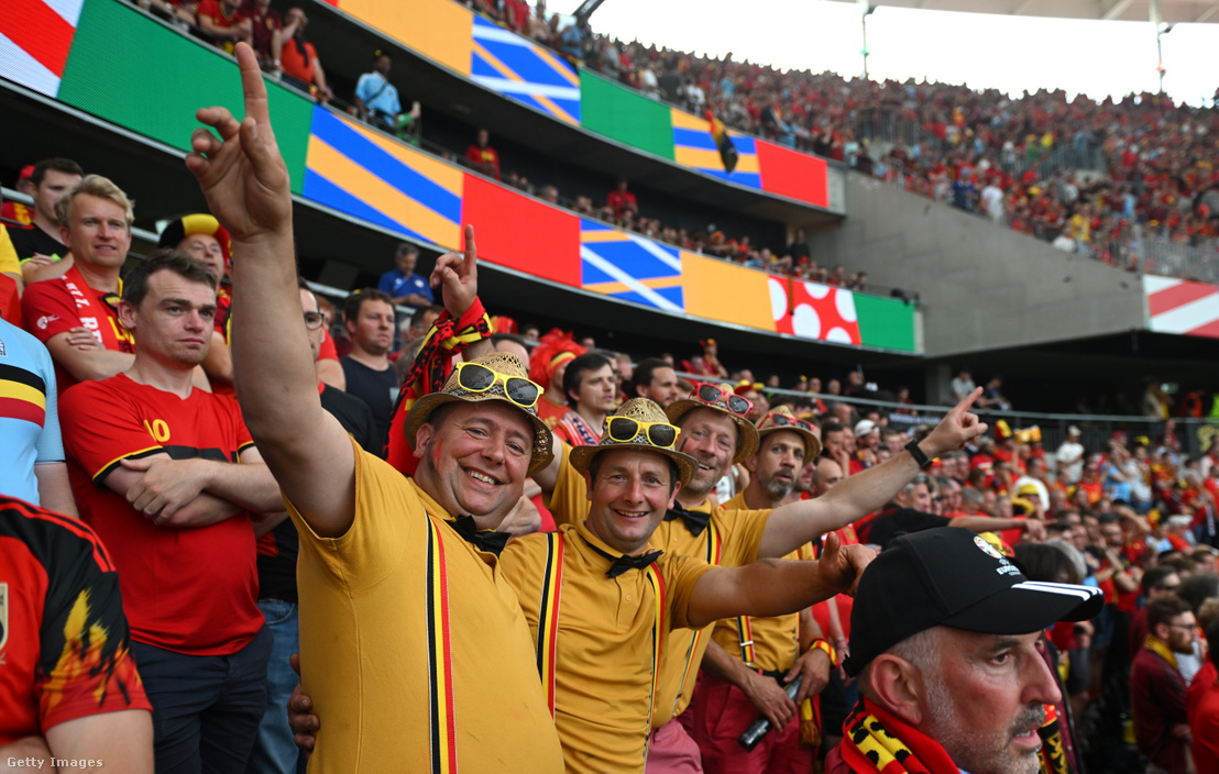 Belga szurkolók a Belgium–Szlovákia UEFA EURO 2024 csoportmérkőzésen a Frankfurt Arénában 2024. június 17-én