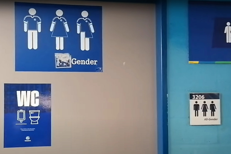 Bekukkantottunk a&nbsp;futball-Eb-n a&nbsp;gendersemleges mosdókba