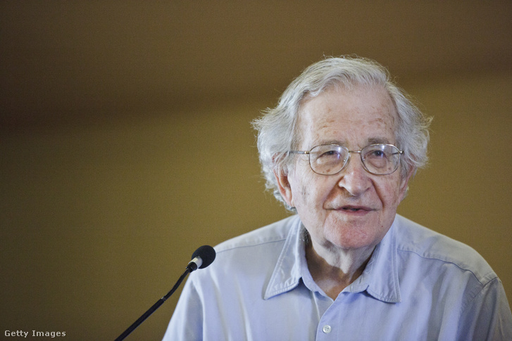 Noam Chomsky 2010. június 8-án