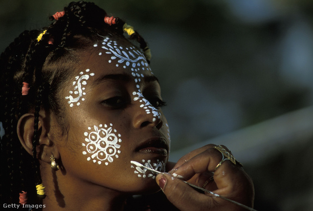 Az arcfestés hagyománya mind a mai napig fennmaradt Madagaszkáron