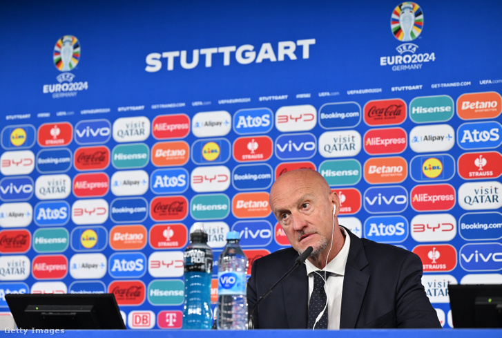 Marco Rossi vezetőedző beszél a sajtónak a mérkőzés utáni sajtótájékoztatón a Németország–Magyarország UEFA EURO 2024 csoportmérkőzés után a Stuttgart Arenában