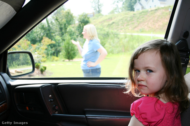 A kánikula fokozottan veszélyes az autóban hagyott gyerekekre