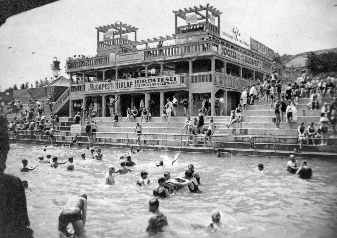 Csillaghegyi strand, 1934