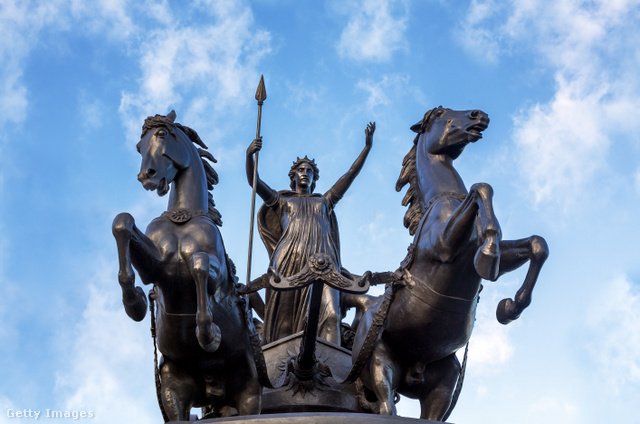 Boudica, a harcos királynő szobra Londonban