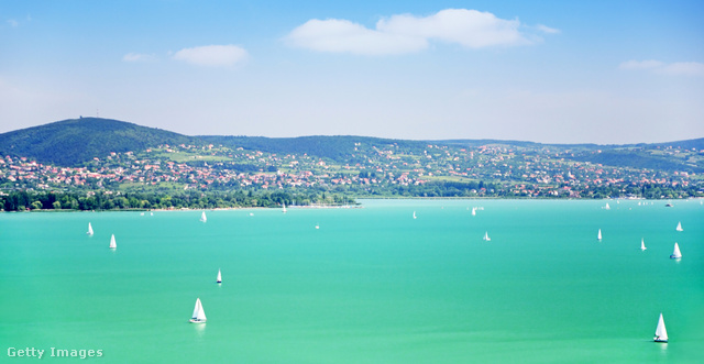 A Balaton néha 2 méteres hullámokat is képes vetni, a napsütötte órák száma pedig a 2000-ret is eléri évente