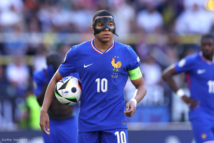 Kylian Mbappé góllal tért vissza az orrtörése után