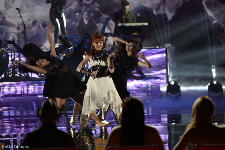 Lindsey Stirling az America's Got Talent műsorban 2014. augusztus 7-én