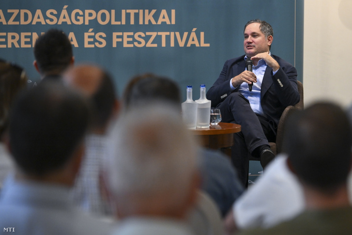 Nagy Márton nemzetgazdasági miniszter az iconFESZT gazdaságpolitikai konferencián, Tarcalon, 2024. június 28-án