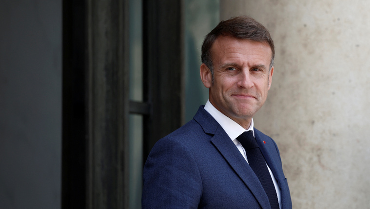 Mentené politikai örökségét, de  most lökheti szakadékba Emmanuel Macron