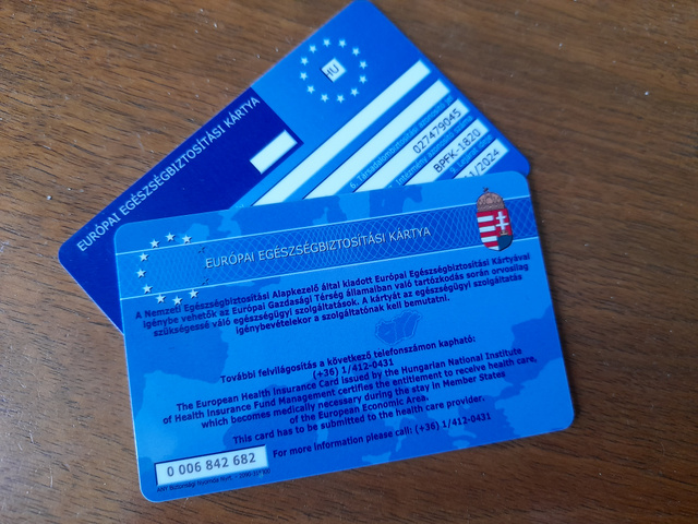 Díjmentesen szerezhető be a külföldi orvosi ellátásra jogosító kártya