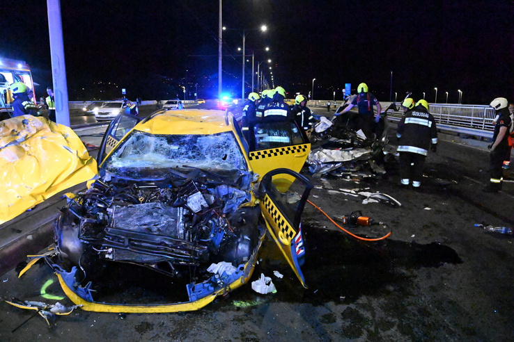 Egy női taxistól vették el az autót, amely a halálos ütközés előtt is már balesetezett