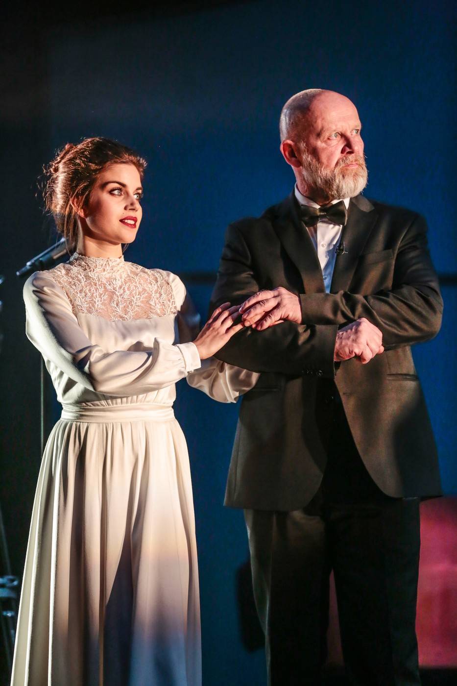Horváth Lajos Ottó és Szász Júlia William Shakespeare A vihar című előadásán a Nemzeti színházban 2019 decemberében.