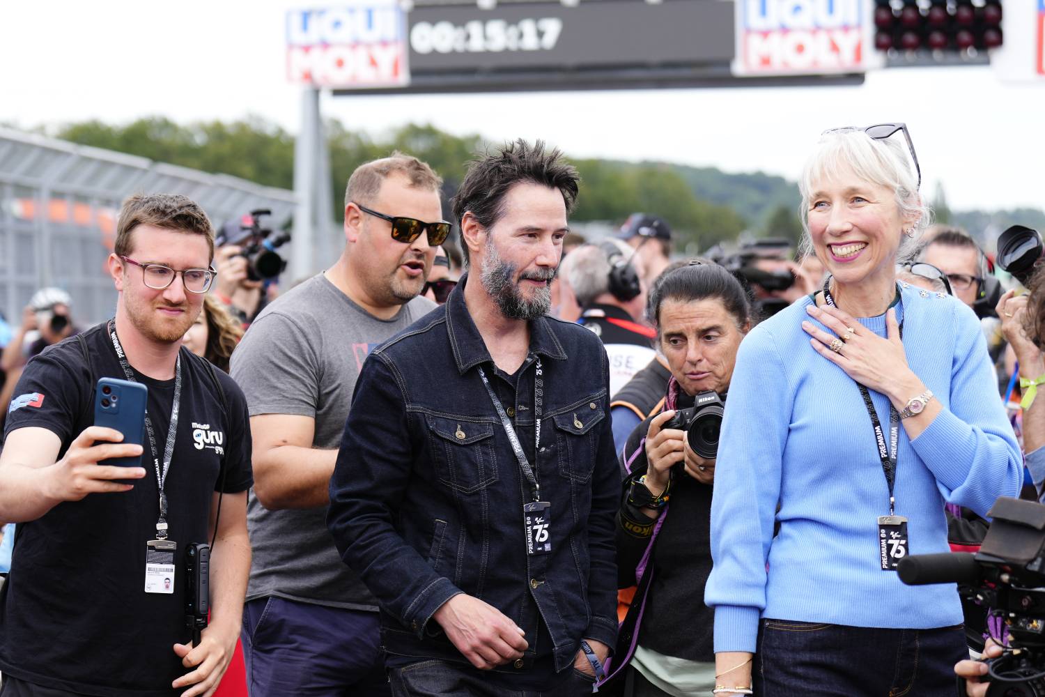 Keanu Reeves és Alexandra Grant a hétvégi MotoGP Német Nagydíján vettek részt.