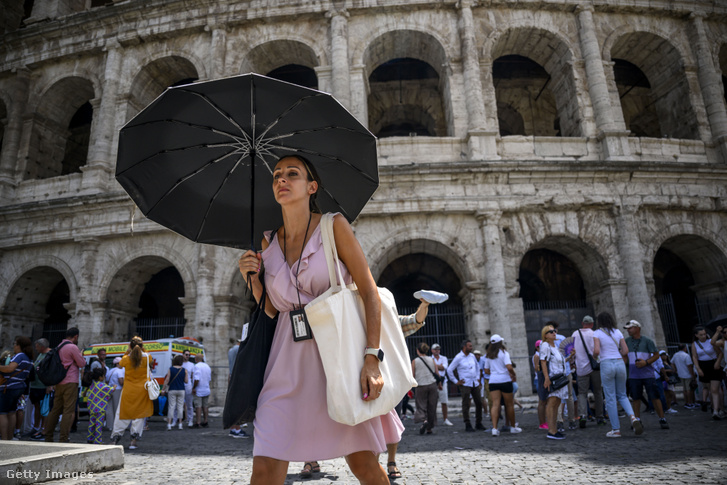 Az olaszországi hőséget már a turisták sem képesek elviselni.