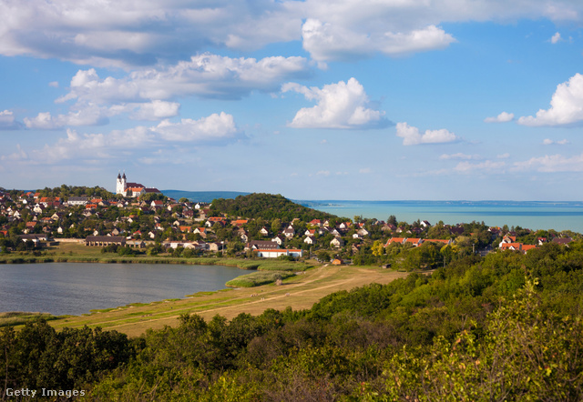 Tihanyban is van bőven látnivaló a magasban