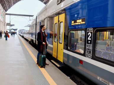 Éves bérlet 699 forintért? Ne dőljön be a MÁV nevét használó csalóknak, mert az összes pénzét elveszítheti