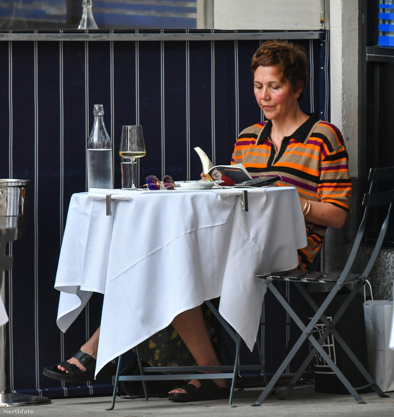 Maggie Gyllenhaalt a New York-i Al Fresco étteremben fotózták le