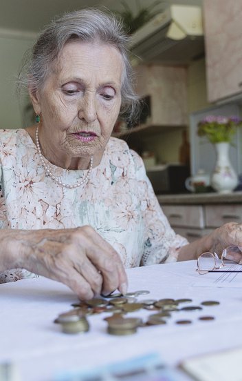 A nyugdíjban is utolsók vagyunk, pénz nélkül maradhatunk időskorunkra