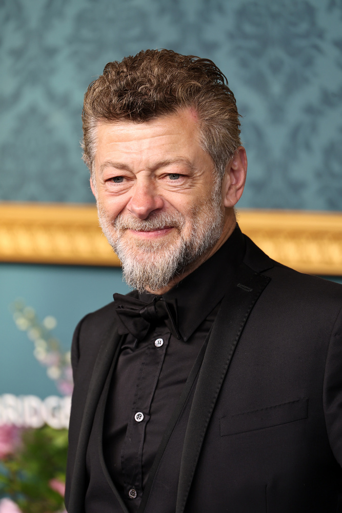 Serkis jelenleg 60 éves, legutóbbi nagy szerepe Alfred Pennyworth volt a 2022-es Batman-feldolgozásban