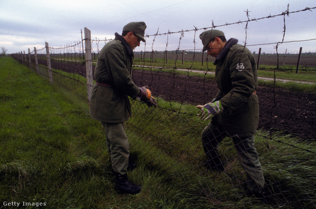 Amikor 1989-ben a vasfüggönyt átvágták, még csak reménykedtünk abban, hogy egyszer a személyi is elég lesz a külföldi nyaraláshoz