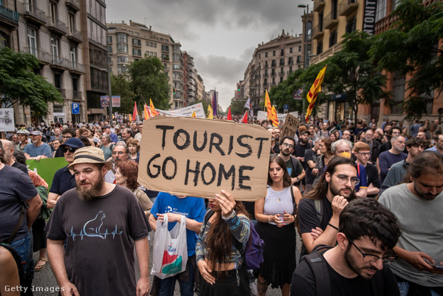 A túl sok turista kihúzta a gyufát Barcelonában