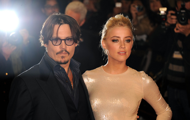 A régi szép idők, amikor Johnny Depp és Amber Heard még nem a bíróságon üvöltözött egymással