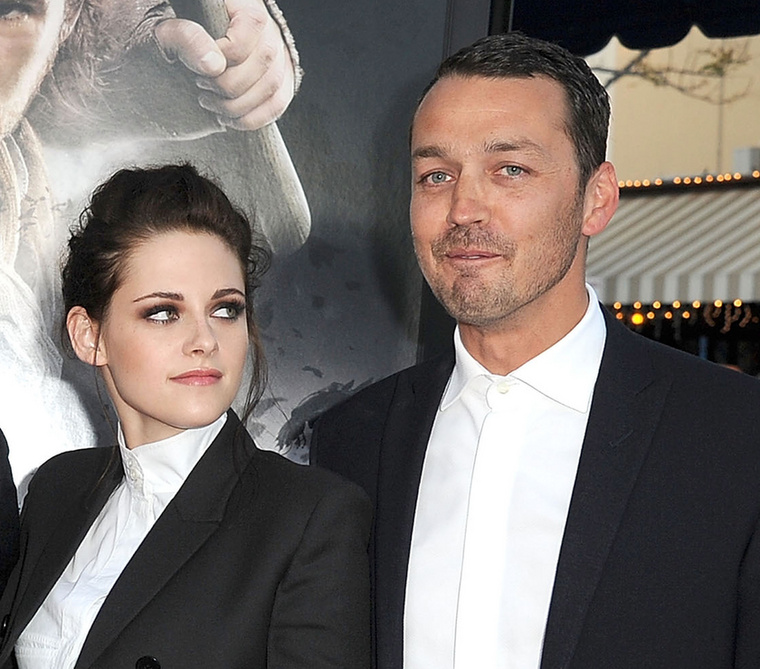 Kristen Stewart nem csak Robert Pattinson, hanem rajongók millióinak a szívét törte össze, amikor lebukott, hogy Rupert Sanders rendezővel csalja a világ egyik legsármosabb pasiját