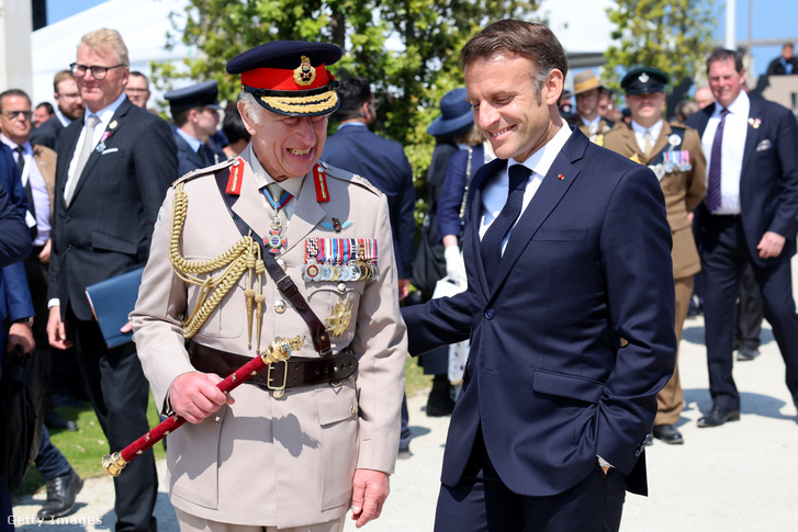 III. Károly és Emmanuel Macron 2024. június 6-án