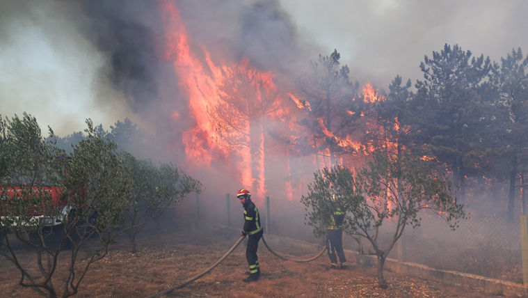 Lángokban áll a magyarok körében népszerű horvát üdülőtérség