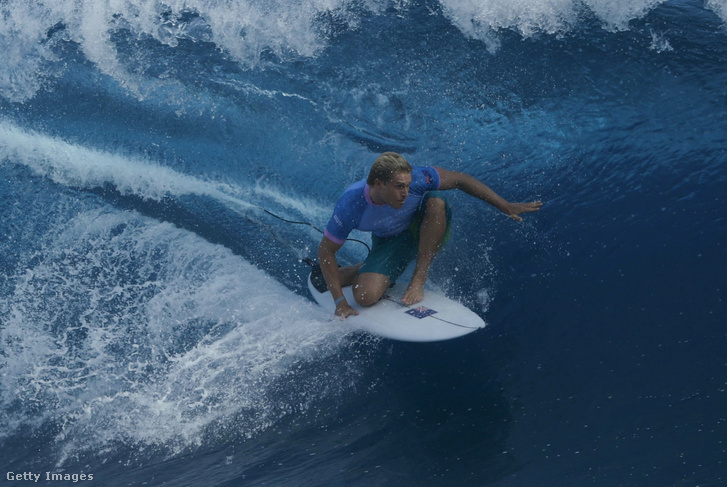 Ethan Ewing a férfi szörf negyeddöntőjében 2024. augusztus 1-jén