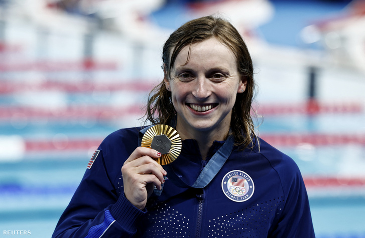 Katie Ledecky az 1500 méteres gyorsúszás után 2024. július 31-én