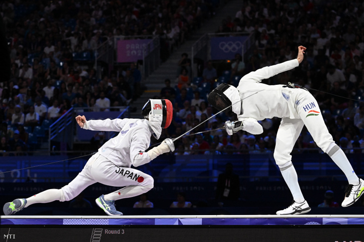 Andrásfi Tibor és Komata Akira a férfi párbajtőr csapatversenyének döntőjében 2024. augusztus 2-án