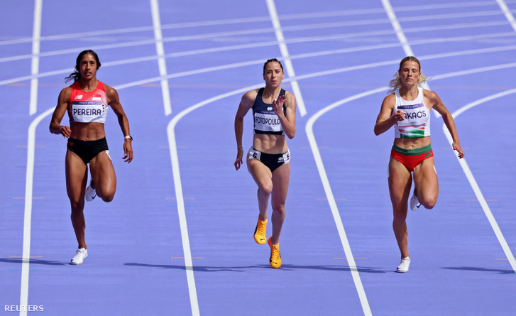 Veronica Shanti Pereira, Olivia Fotopoulou és Takács Boglárka a női 200 méteres síkfutáson