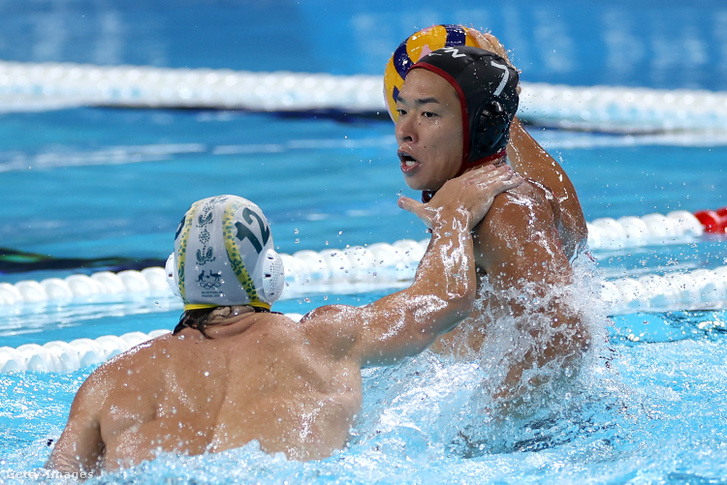 Kiyomu Date és az ausztrál Blake Edwards az Ausztrália és Japán közötti mérkőzésen