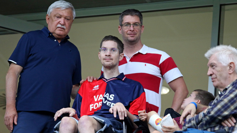 Csányi Sándorral az oldalán tűnt fel Karsai Dániel egy focimeccsen