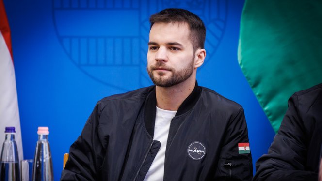 Megérkezett Houstonba Kapu Tibor, indul a magyar űrhajós kiképzése