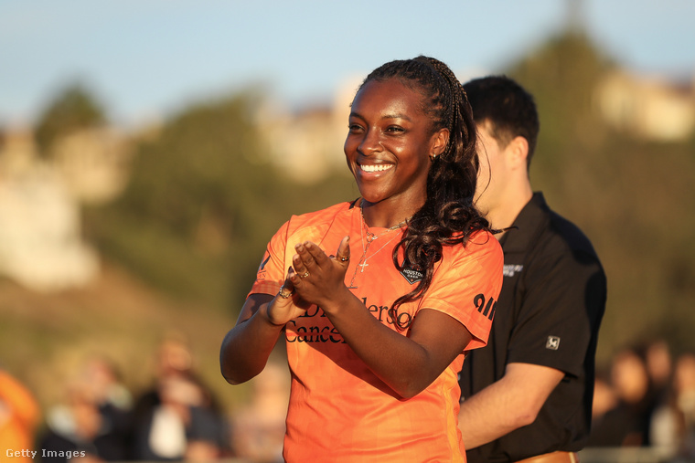 Michelle Chinwendu AlozieEgy tehetséges labdarúgó, aki jelenleg a National Women’s Soccer League (NWSL) Houston Dash csapatában játszik csatár poszton