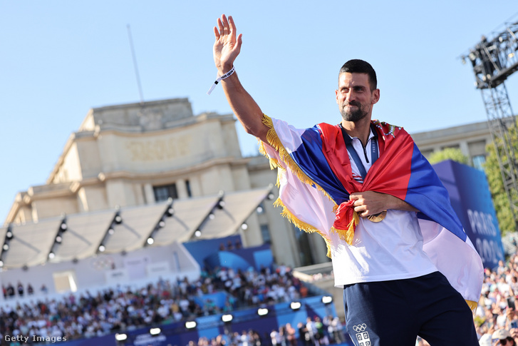 Az aranyérmes Novak Djokovics a Champions Parkban a Párizs 2024-es olimpiai játékok tizedik napján, 2024. augusztus 05-én Párizsban, Franciaországban
