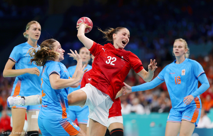Mie Hoejlund a Dánia–Hollandia női kézilabda negyeddöntő-mérkőzésen
