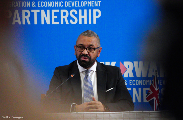 James Cleverly 2023. december 5-én Kigaliban, Ruandában