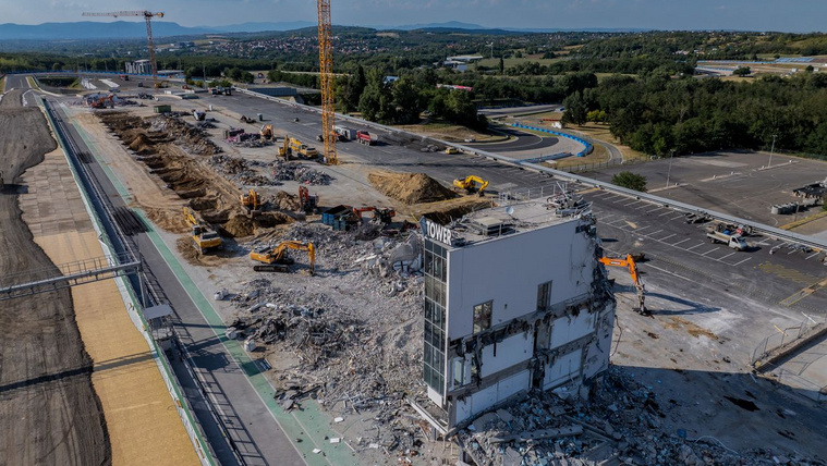 Rá sem lehet ismerni a Hungaroringre, szinte a földdel tették egyenlővé