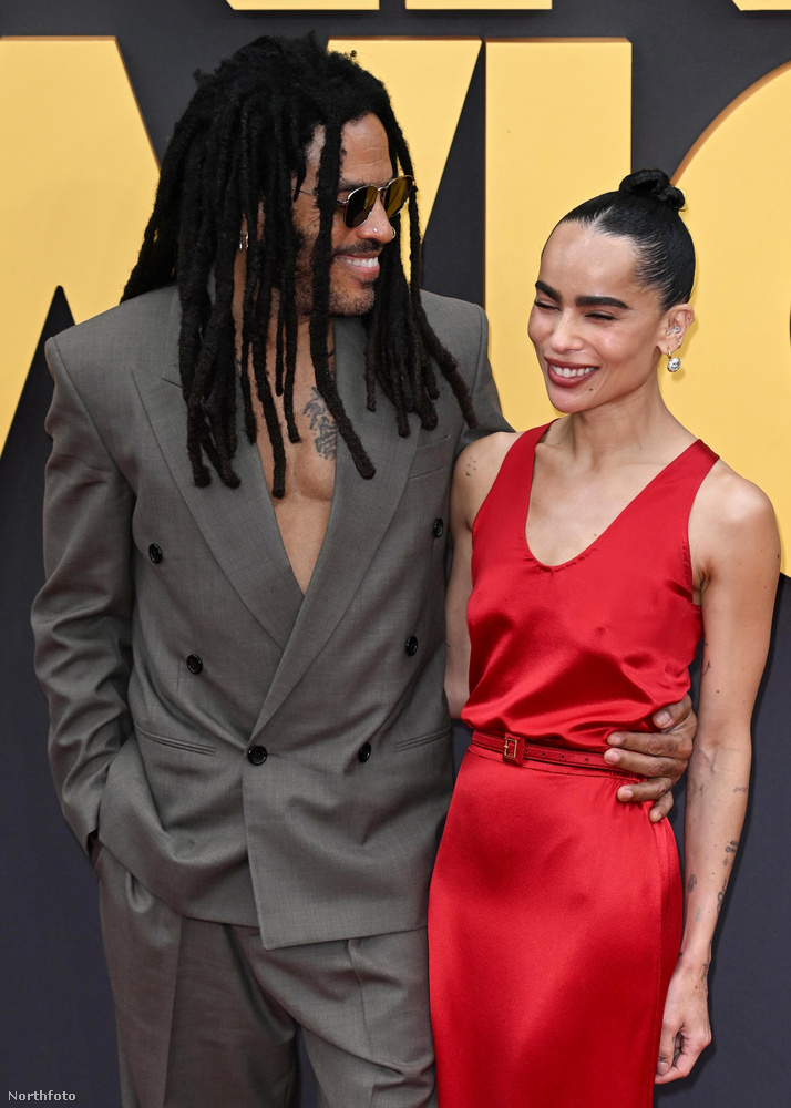 Lenny Kravitz&nbsp;Zoë Kravitz igazán nagy támogatást kapott a londoni Vészjelzés című film premierjén, ahol édesapja, Lenny Kravitz is ott volt vele a vörös szőnyegen